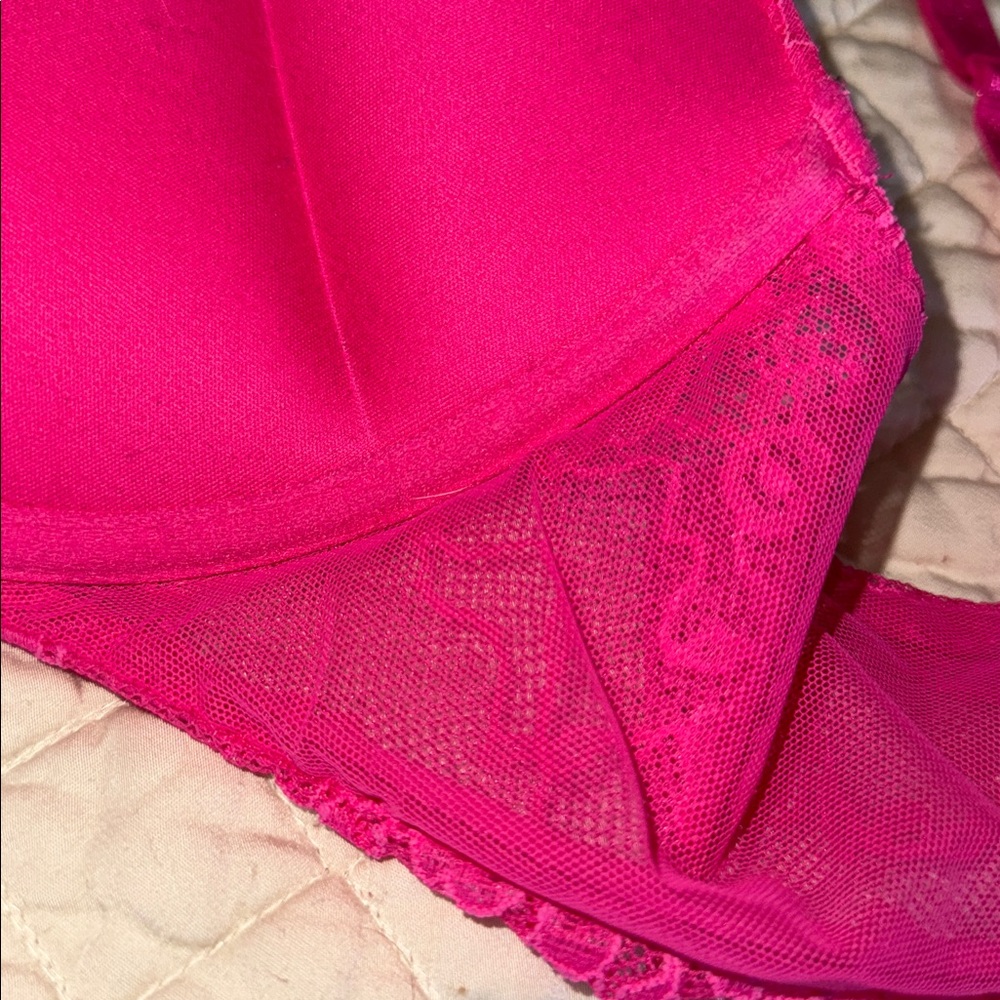 Victoria's Secret Bombshell 36C - Picture 5 of 8
